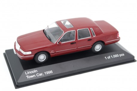 Whitebox Lincoln Town Car II FN116 1996 - Cordovan Red Metallic