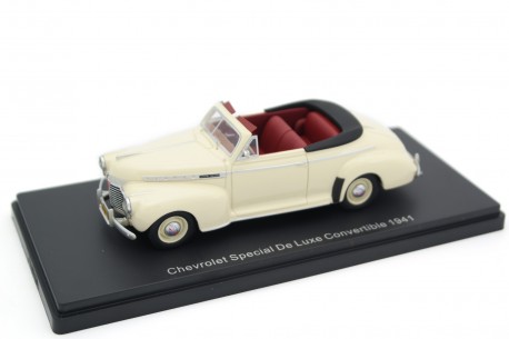 Neo Scale Models Chevrolet Special DeLuxe Convertible AH-2134 1941 - Cameo Cream