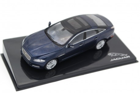 IXO Jaguar XJ Luxury SWB X351 2010 - Dark Sapphire Metallic