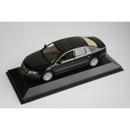 Minichamps Volkswagen Phaeton GP1 ebony black 2002