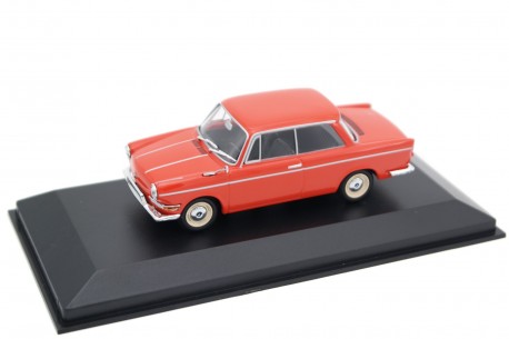 Maxichamps BMW 700 LS Luxus 1962 - Oleander Red