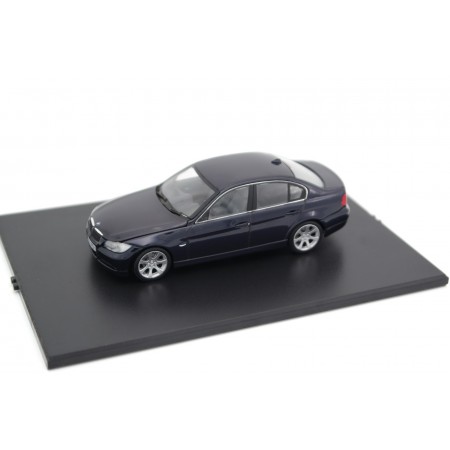Minichamps BMW 3 Series E90 2005 - Monaco Blue Metallic