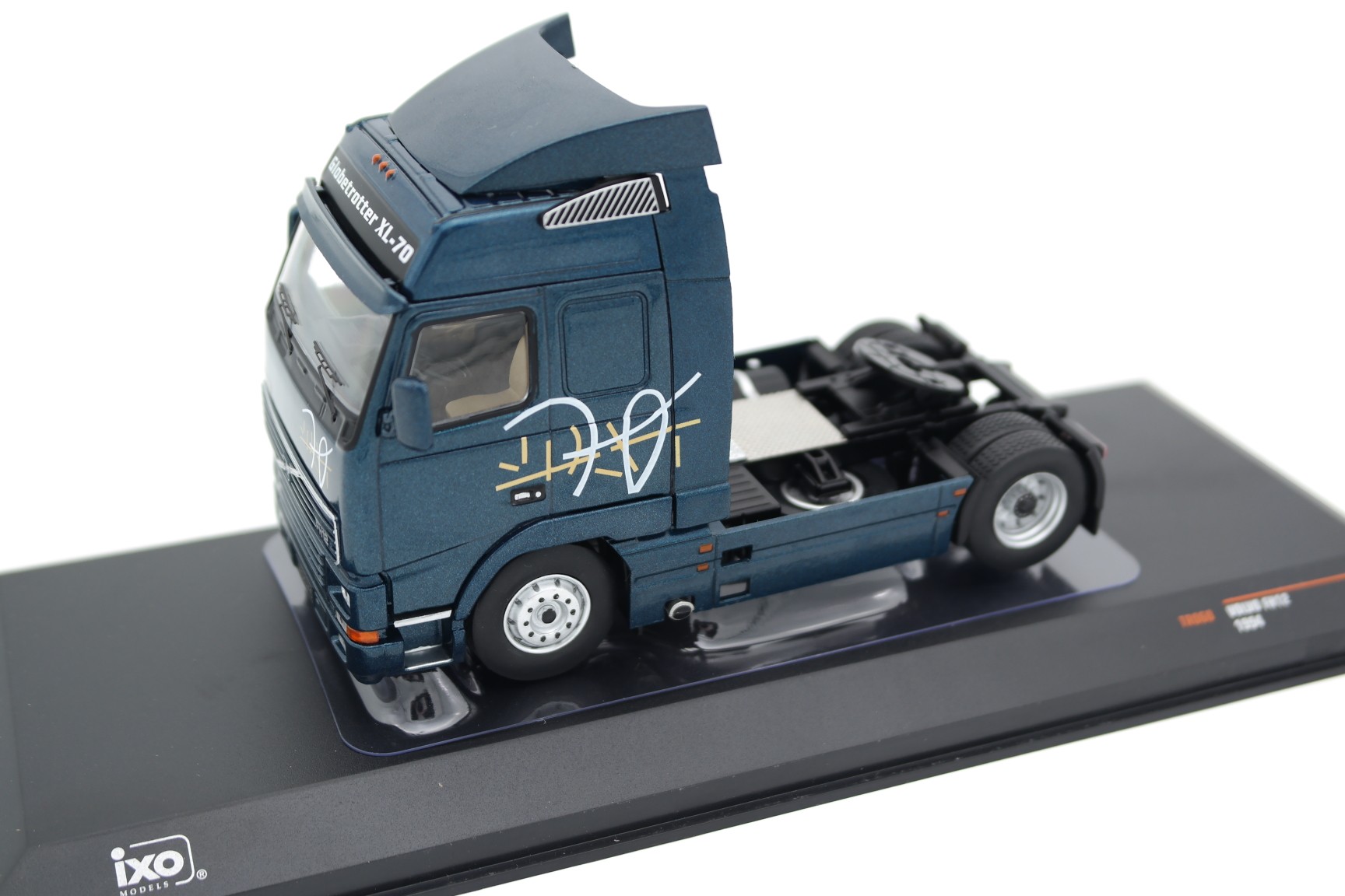 Volvo FH-12 Globetrotter XL-70 - Diecast Ukraine