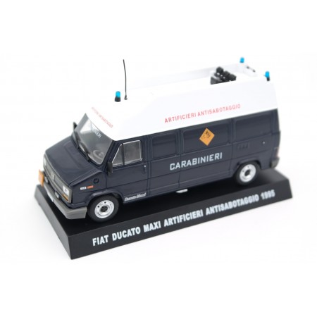 Altaya Fiat Ducato Maxi 1.8 Carabinieri Artificieri Antisabotaggio 1995 - Blue Carabinieri with White Roof