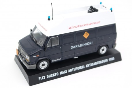 Altaya Fiat Ducato Maxi 1.8 Carabinieri Artificieri Antisabotaggio 1995 - Blue Carabinieri with White Roof