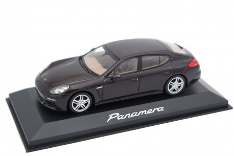 Minichamps Porsche Panamera 3.6 V6 970 Facelift G1 2014 - Mahogany Metallic