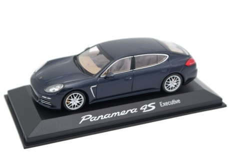 Minichamps Porsche Panamera 4S Executive 3.0 V6 LWB 970 Facelift G1 2014 - Dark Blue Metallic