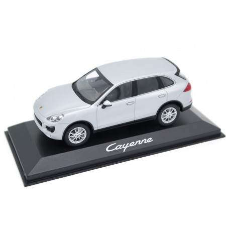 Minichamps Porsche Cayenne 3.6 VR6 958 Facelift 92A 2014 - Rhodium Silver Metallic