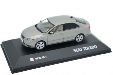 IXO Seat Toledo IV KG 2012 - Cappuccino Beige Metallic