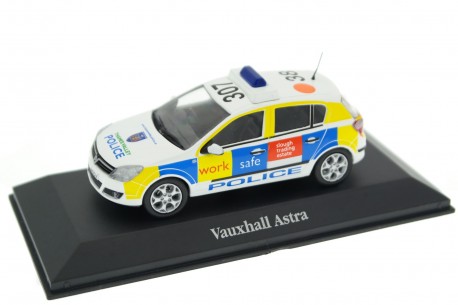 Atlas Corgi Vauxhall Astra MK V / Opel Astra H Thames Valley Police 2004 - Colorado White