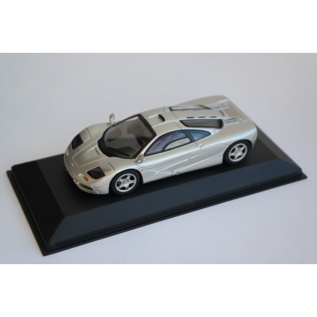 Minichamps McLaren F1 Road Car 1993