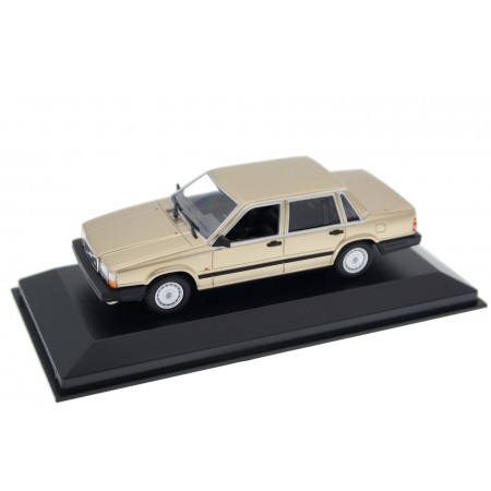 Maxichamps Volvo 740 GL 1986 - Gold Metallic