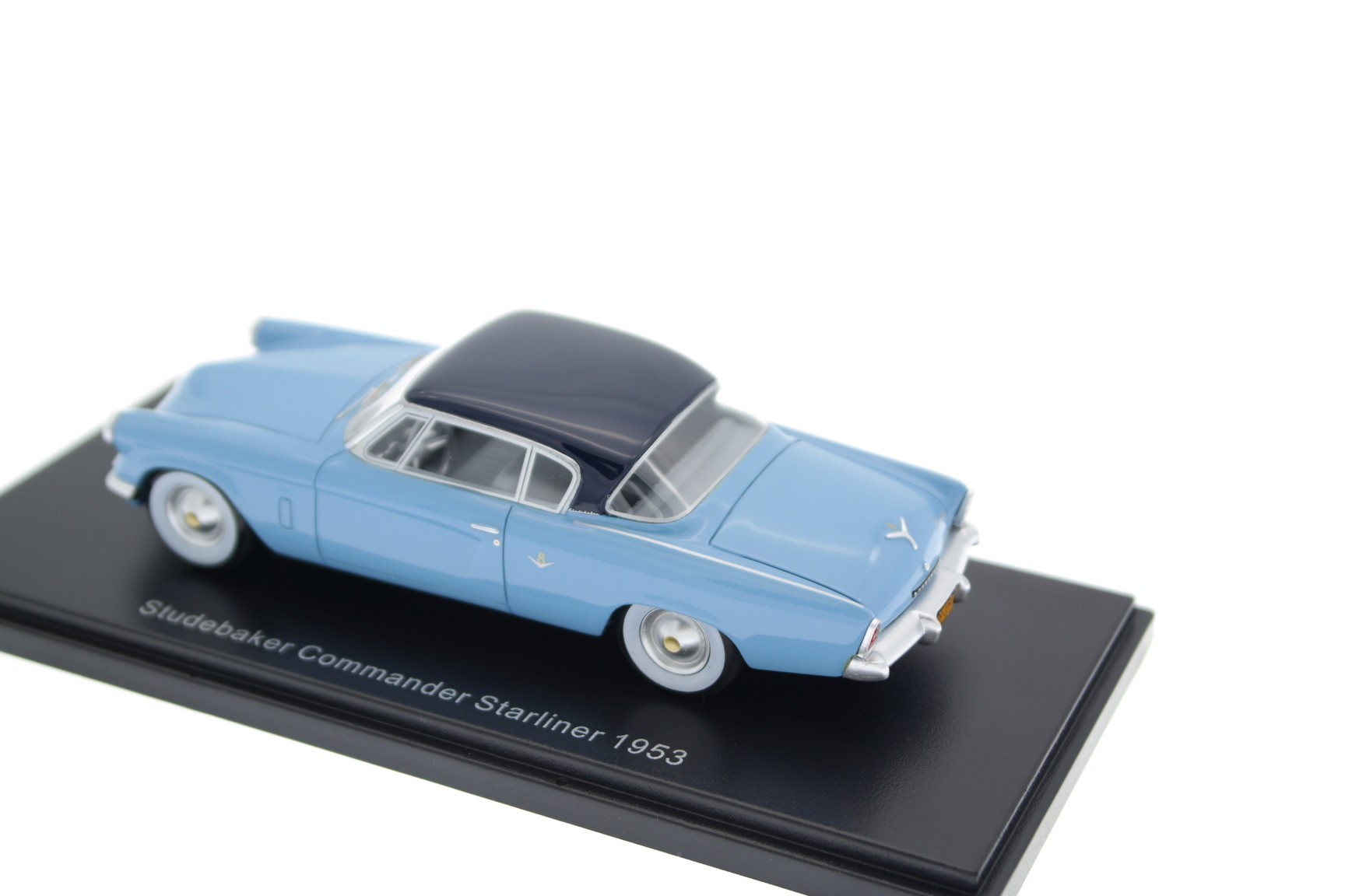 BOS Best of Show 1/43 1953 Studebaker Commander Starliner