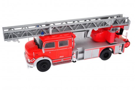 Salvat Mercedes-Benz L1519 DL30 Metz Hamburg 1976 - Luminous Red
