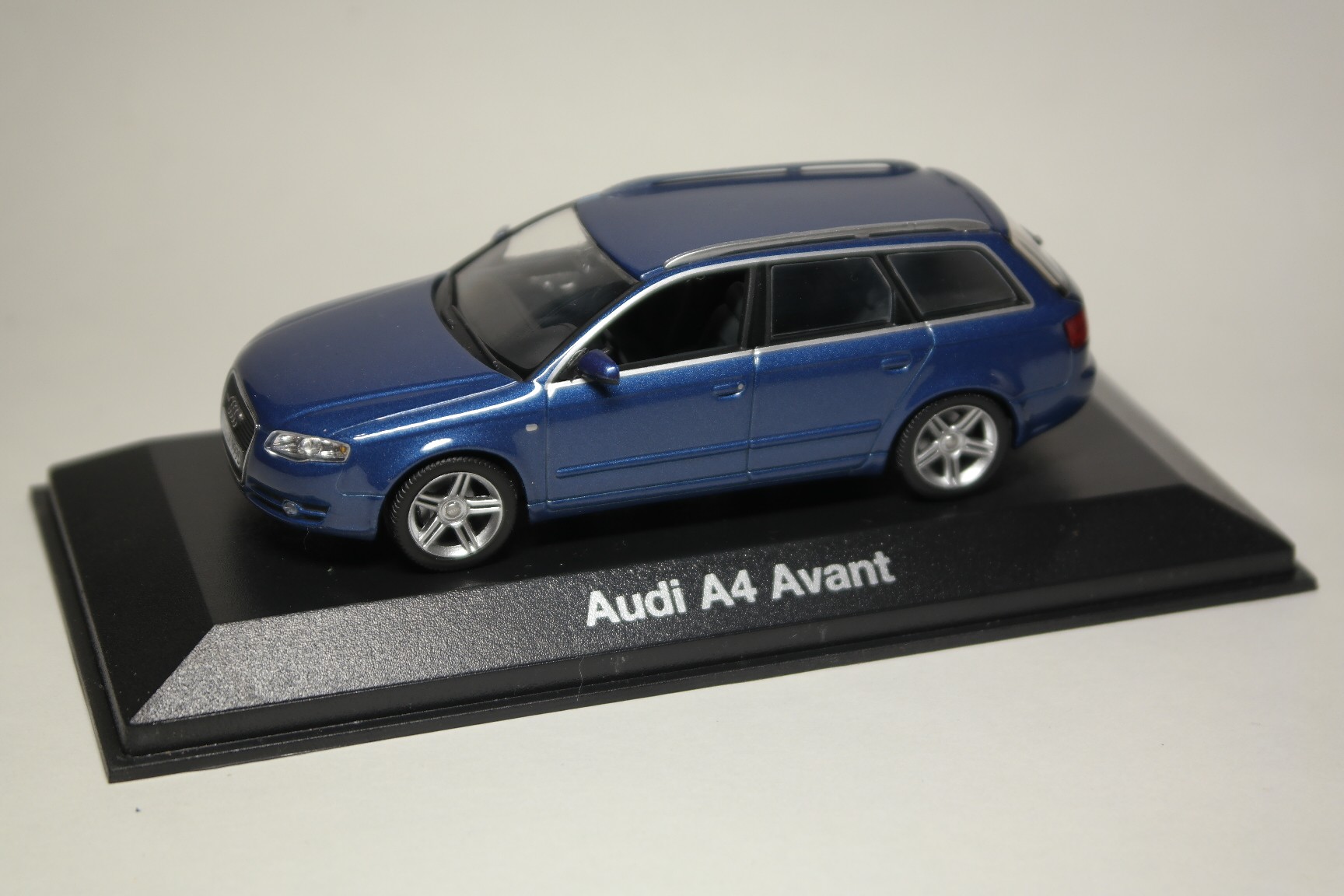 Audi A4 Avant - Diecast Ukraine