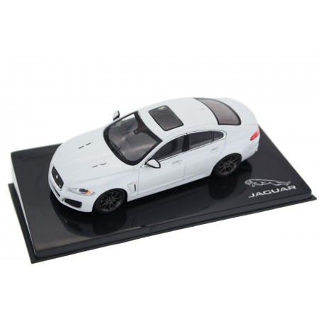 IXO Jaguar XFR 5.0 V8 X250 Facelift 2011 - Polaris White