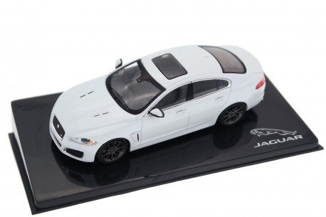 IXO Jaguar XFR 5.0 V8 X250 Facelift 2011 - Polaris White