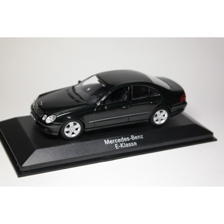Minichamps Mercedes-Benz E-Class W211 2002