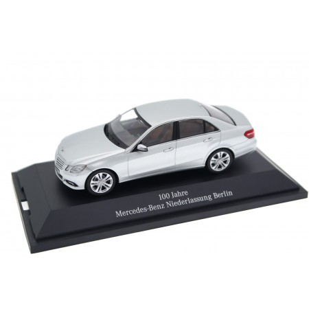 Schuco Mercedes-Benz E-Class Avantgarde W212 2009 - Iridium Silver Metallic