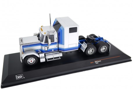 IXO GMC General 1980 - Silver Ceramic Metallic with Blue Decor
