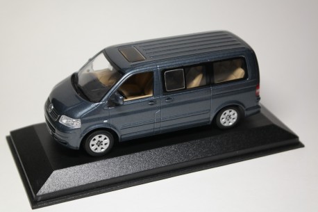 Minichamps Volkswagen Multivan T5 2003