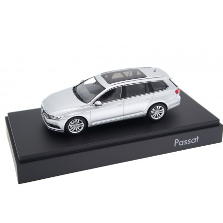 Herpa Volkswagen Passat B8 Variant Highline 2015 - Reflex Silver Metallic