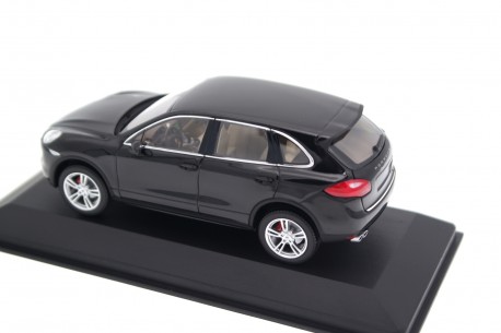 Porsche Cayenne Turbo S 2014 (92A Facelift) – Noire – Minichamps 1/43 – WAP0200220E
