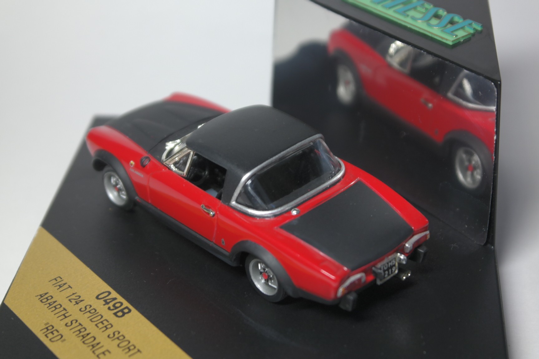 Fiat 124 Spider Sport Abarth Stradale - Diecast Ukraine