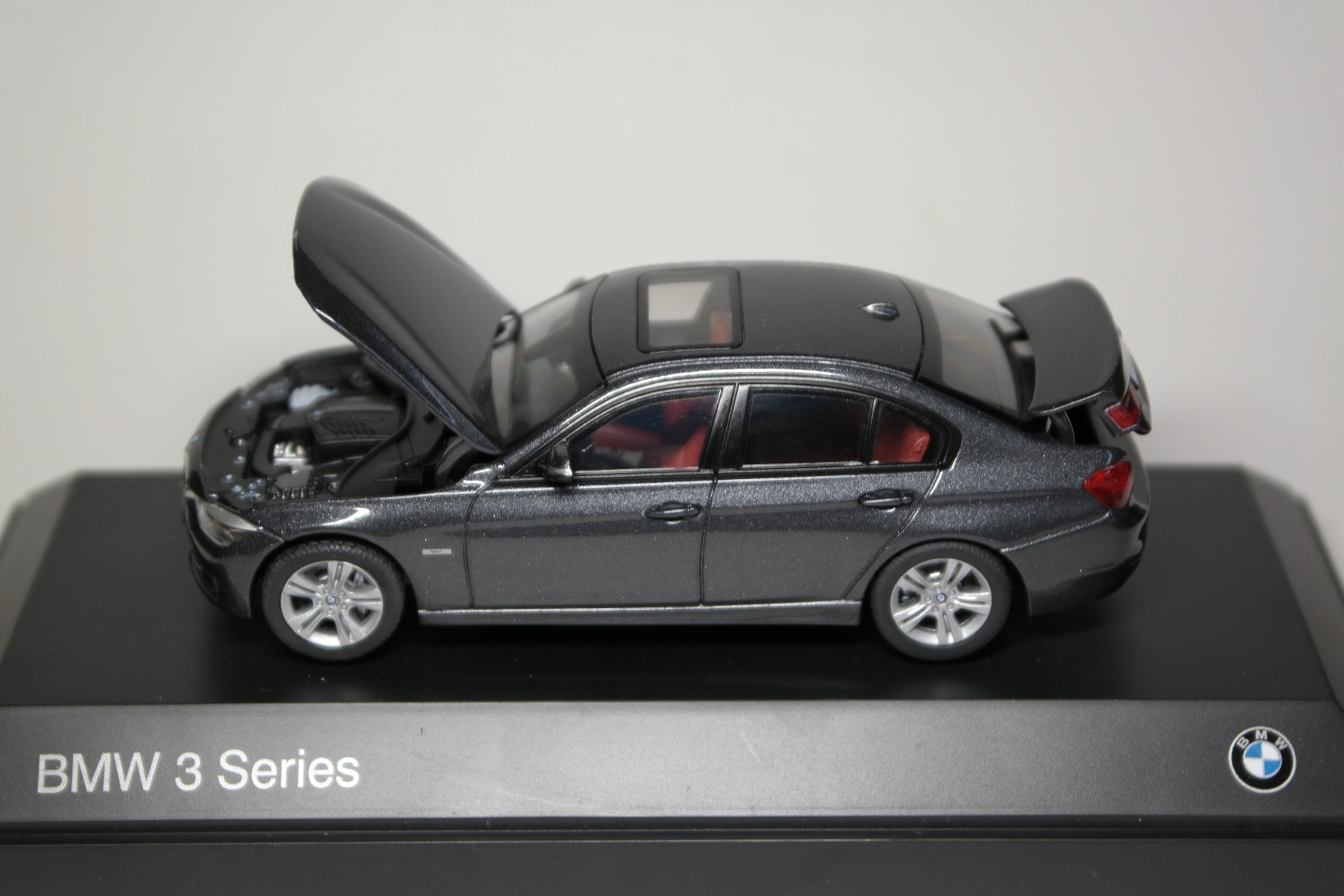 ク*ロ様 1/18 Paragon製  335i F30 ブラックサファイ BMW 3 Series - Diecast Ukraine