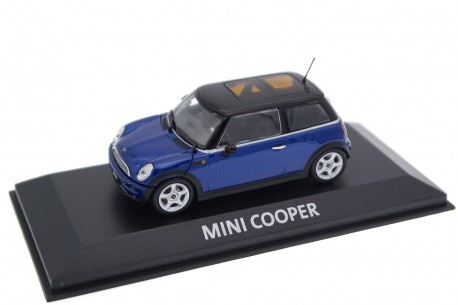 Minichamps Mini Cooper R50 2001 - Hyper Blue Metallic with Jet Black Roof