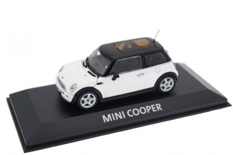 Minichamps Mini Cooper R50 2001 - Pepper White with Jet Black Roof