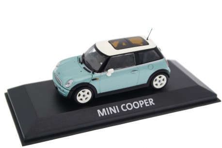 Minichamps Mini Cooper R50 2001 - Silk Green Metallic with Aspen White Roof