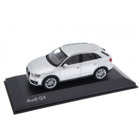 Schuco Audi Q3 8U 2011 - Ice Silver Metallic