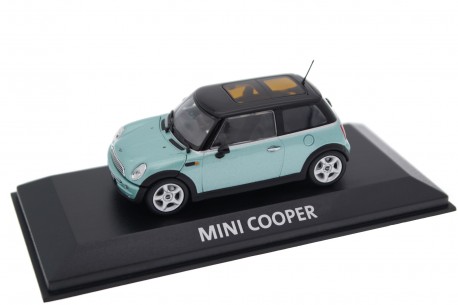 Minichamps Mini Cooper R50 2001 - Silk Green Metallic with Jet Black Roof
