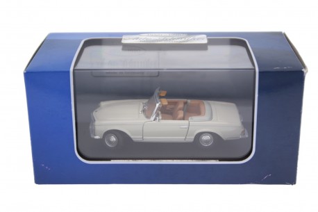 Cararama - 1:43 - Mercedes Benz 280 SL avec une caravane
