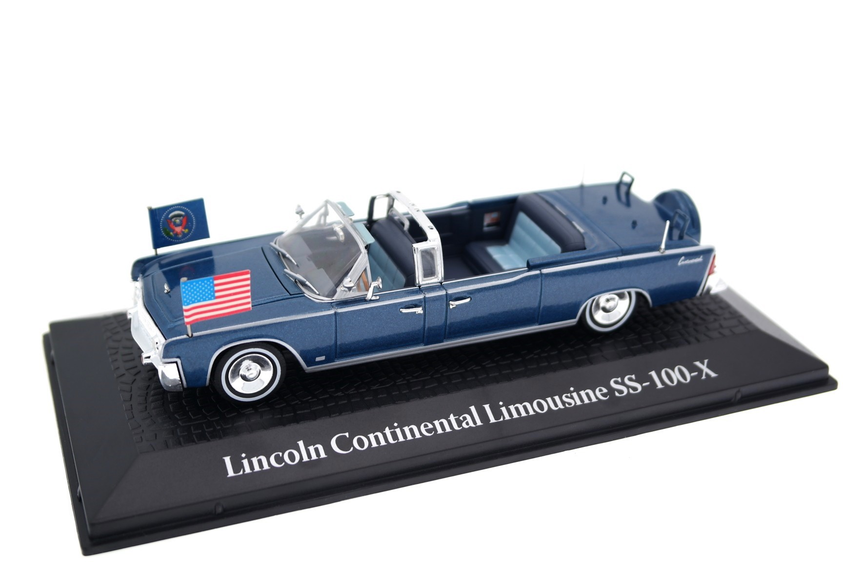 lincoln-continental-limousine-