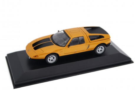 Minichamps Mercedes-Benz C111/II Geneva Motor Show 1970 - Vin Gris Orange Metallic