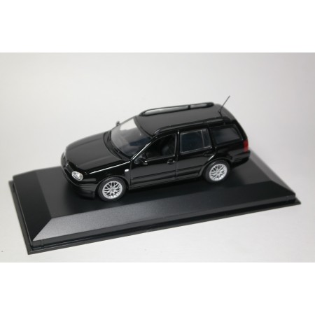 Minichamps Volkswagen Golf IV Variant 1999 - Black Magic Pearl