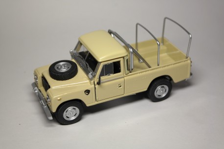 Cararama Land Rover Series III 109 Pickup 1983 - Beige