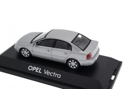 Schuco Opel Vectra C Caravan Modellauto 1:43, Silber (ca. 12 Cm)