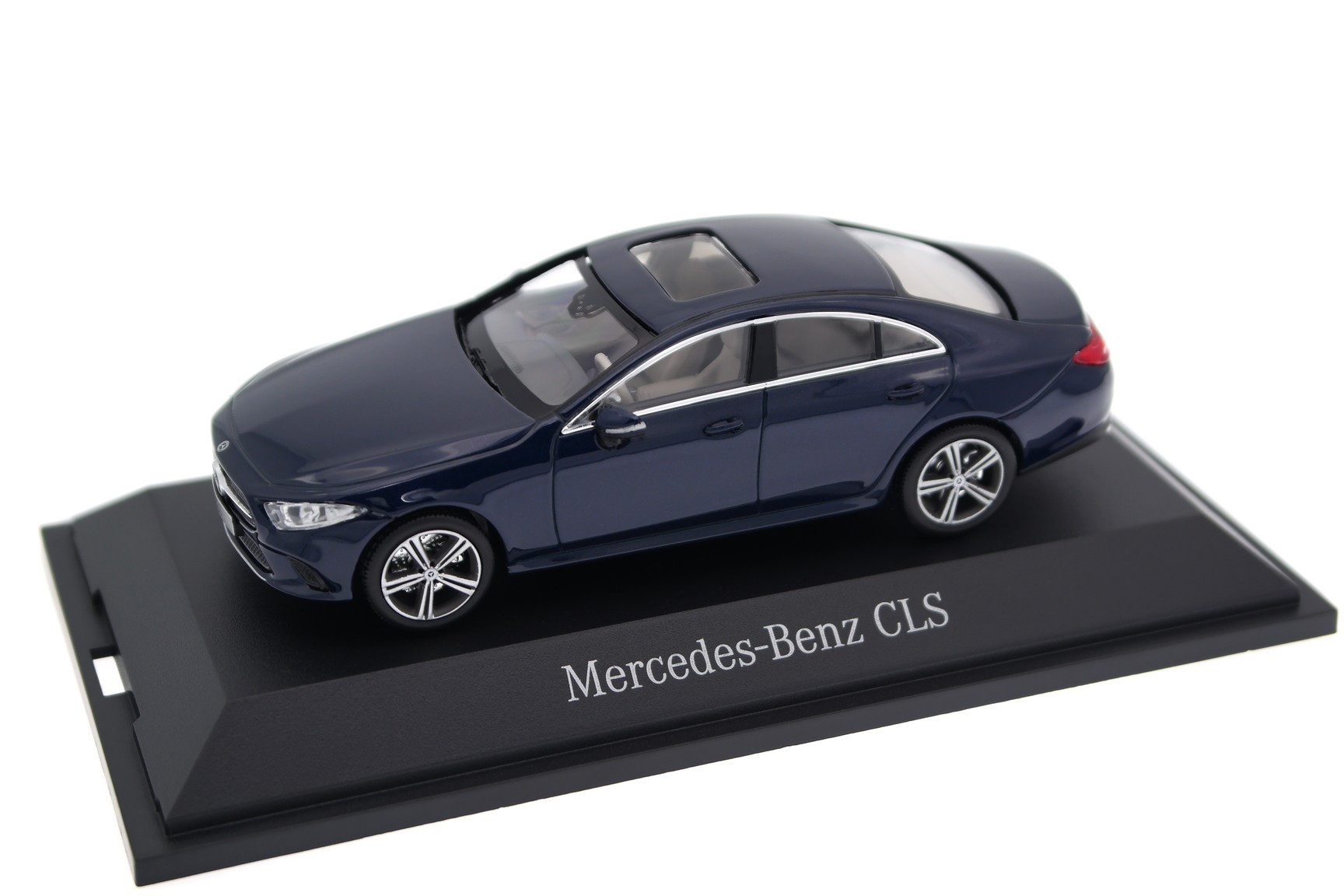 Коллекционная масштабная модель Mercedes-Benz CLS-Class от Norev