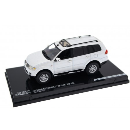 Vitesse Mitsubishi Pajero Sport II KH0 2008 - Pearl White Metallic