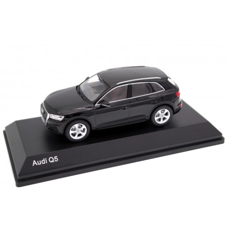iScale Audi Q5 FY 2017 - Myth Black Metallic