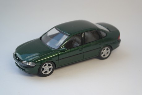 Schuco Opel Vectra B 2.5 V6 Sedan 1996 - Rio Verde Green Metallic