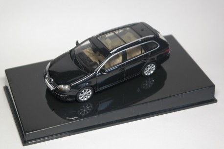 AUTOart Volkswagen Golf Variant V 2007 - Deep Black Perleffekt