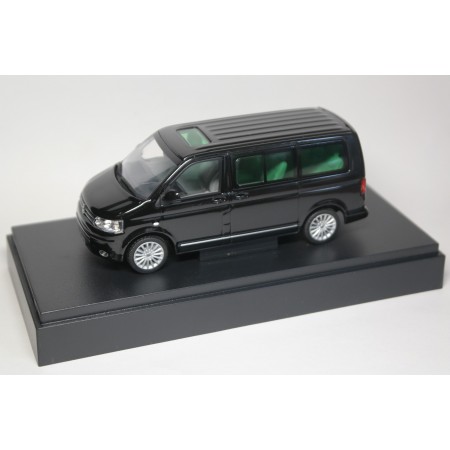 Minichamps Volkswagen T5 GP Multivan Facelift 2009 - Black Magic Perleffekt
