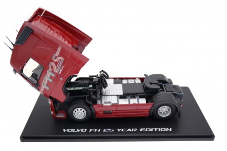 Volvo FH Globetrotter XL 1:24 Solido Preto - 20 anos! Loja on-line de miniaturas colecionáveis