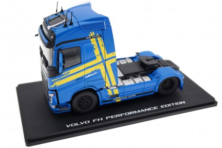 Eligor Volvo FH13 540 4x2 Globetrotter XL Performance Edition 2015 - Performance Blue