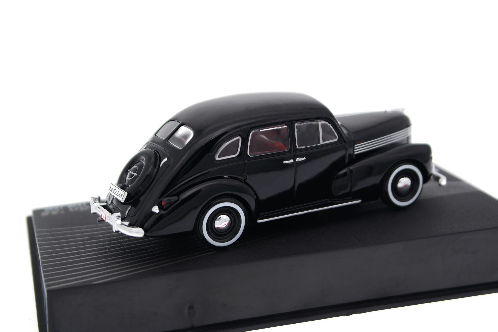 A collectible scale model Opel Kapitan '38 from Altaya