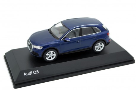 iScale Audi Q5 FY 2017 - Navarra Blue Metallic